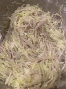 Pesto Sauce with Sorghum Pasta and Cabbage