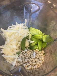 Pesto Sauce with Sorghum Pasta and Cabbage